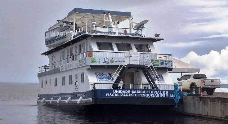 Governador anuncia que barco do Ipem levará ações emergenciais a municípios atingidos pela cheia