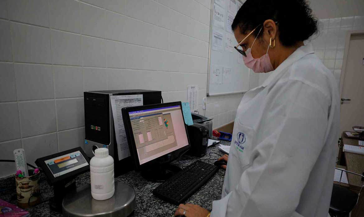 Governo do Estado realiza operação Volta às Aulas para fiscalizar artigos escolares e orienta consumidor