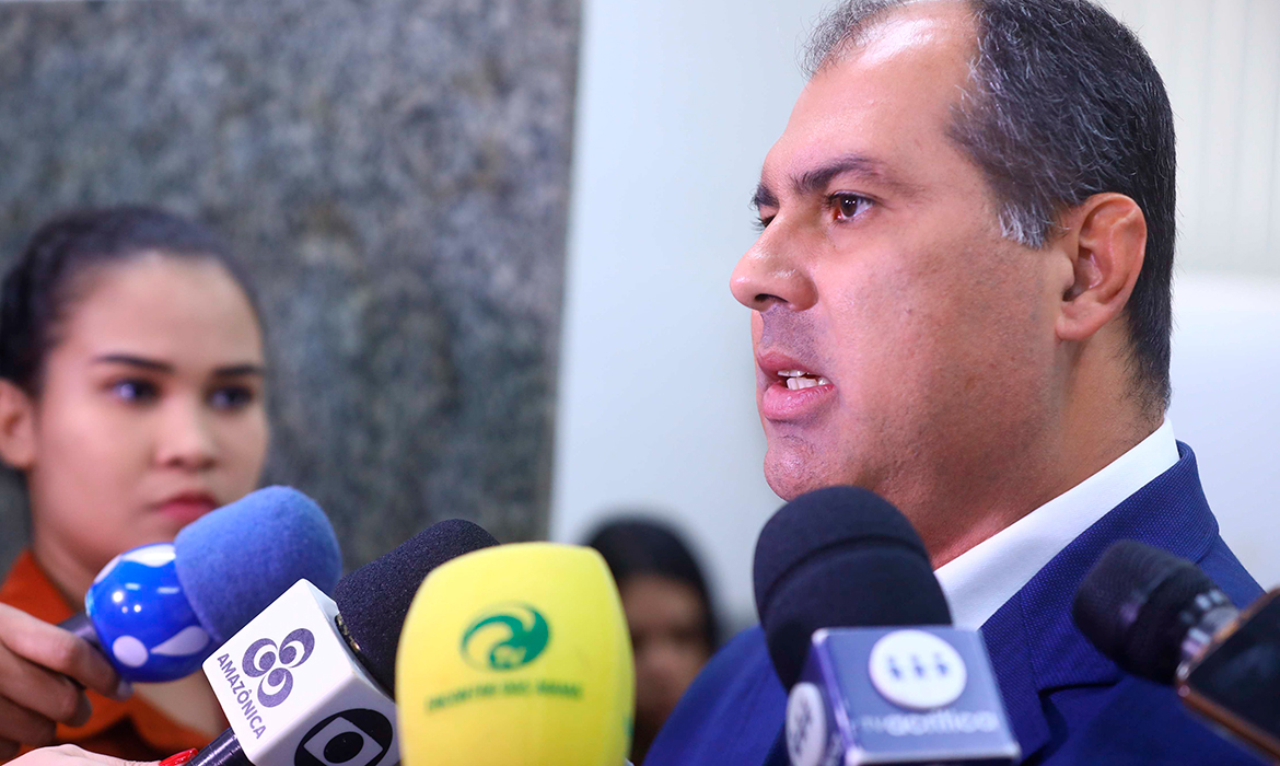 Mais de 16 mil artigos escolares