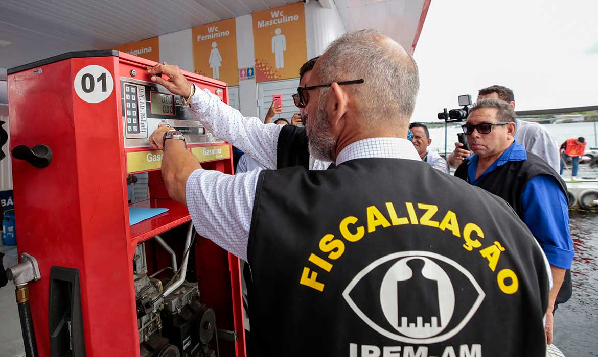 Governo fiscaliza postos de combustíveis