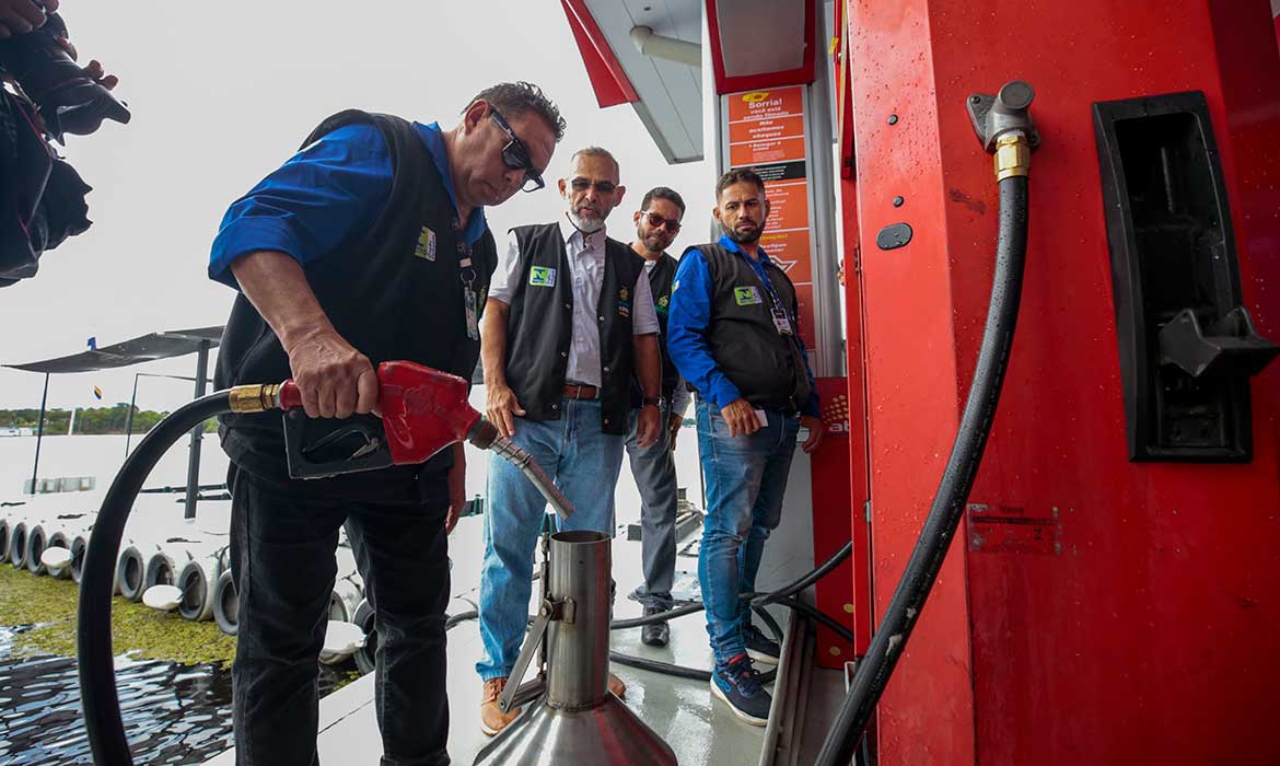 Governo fiscaliza postos de combustíveis