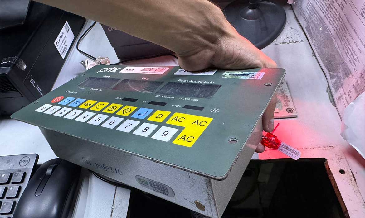 Ipem-AM reprova e interdita balanças no Aeroporto Internacional