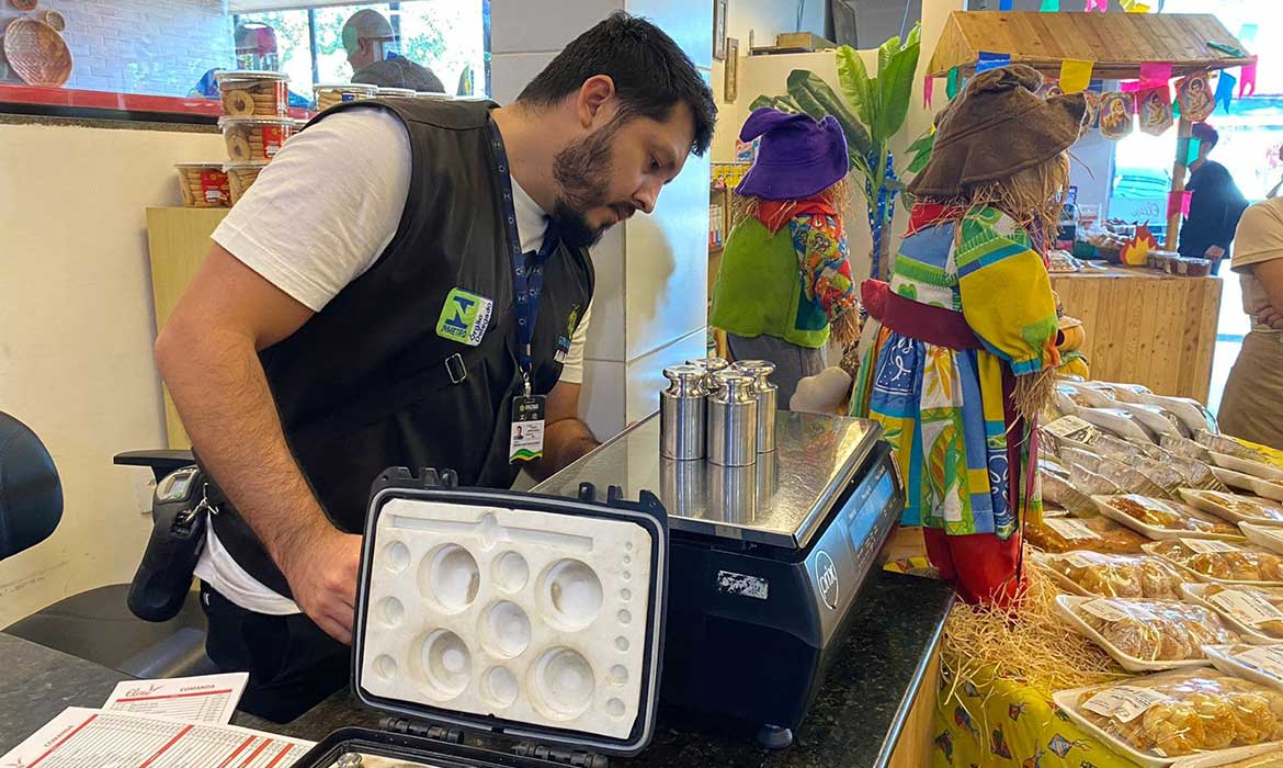 Operação Férias Escolares: Ipem-AM reprova balanças